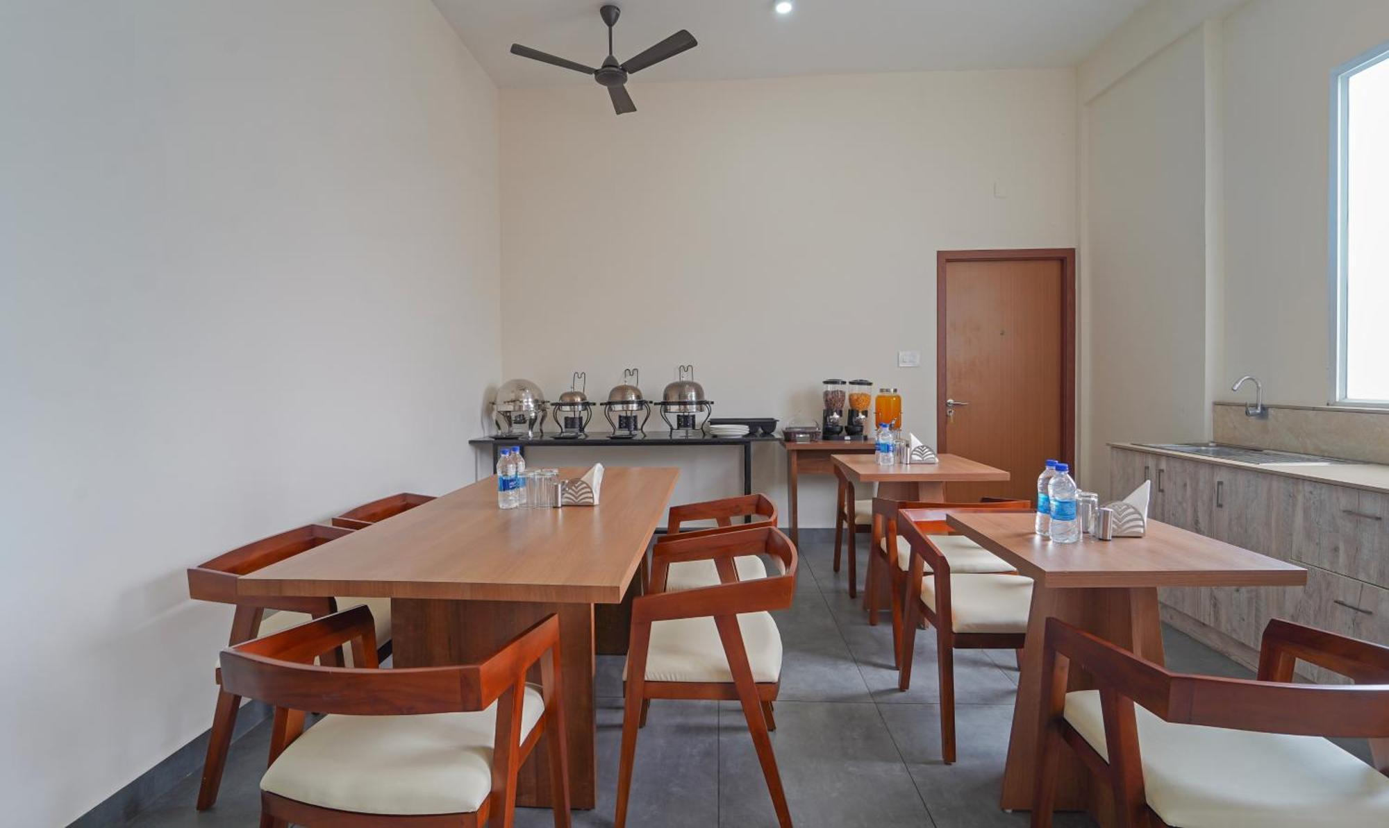 Itsy Hotels Avani Stays, Vyttila, Kochi Buitenkant foto