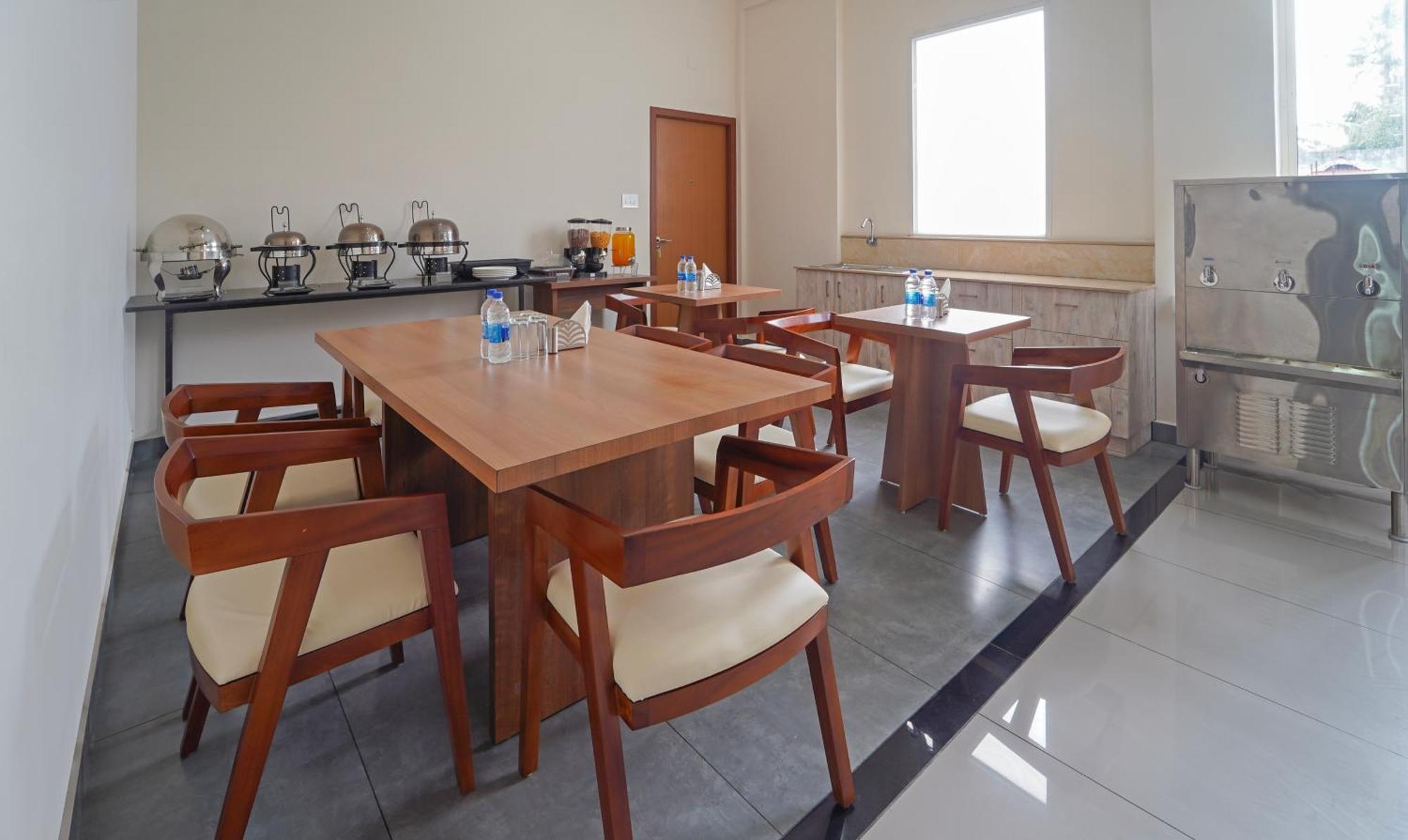 Itsy Hotels Avani Stays, Vyttila, Kochi Buitenkant foto