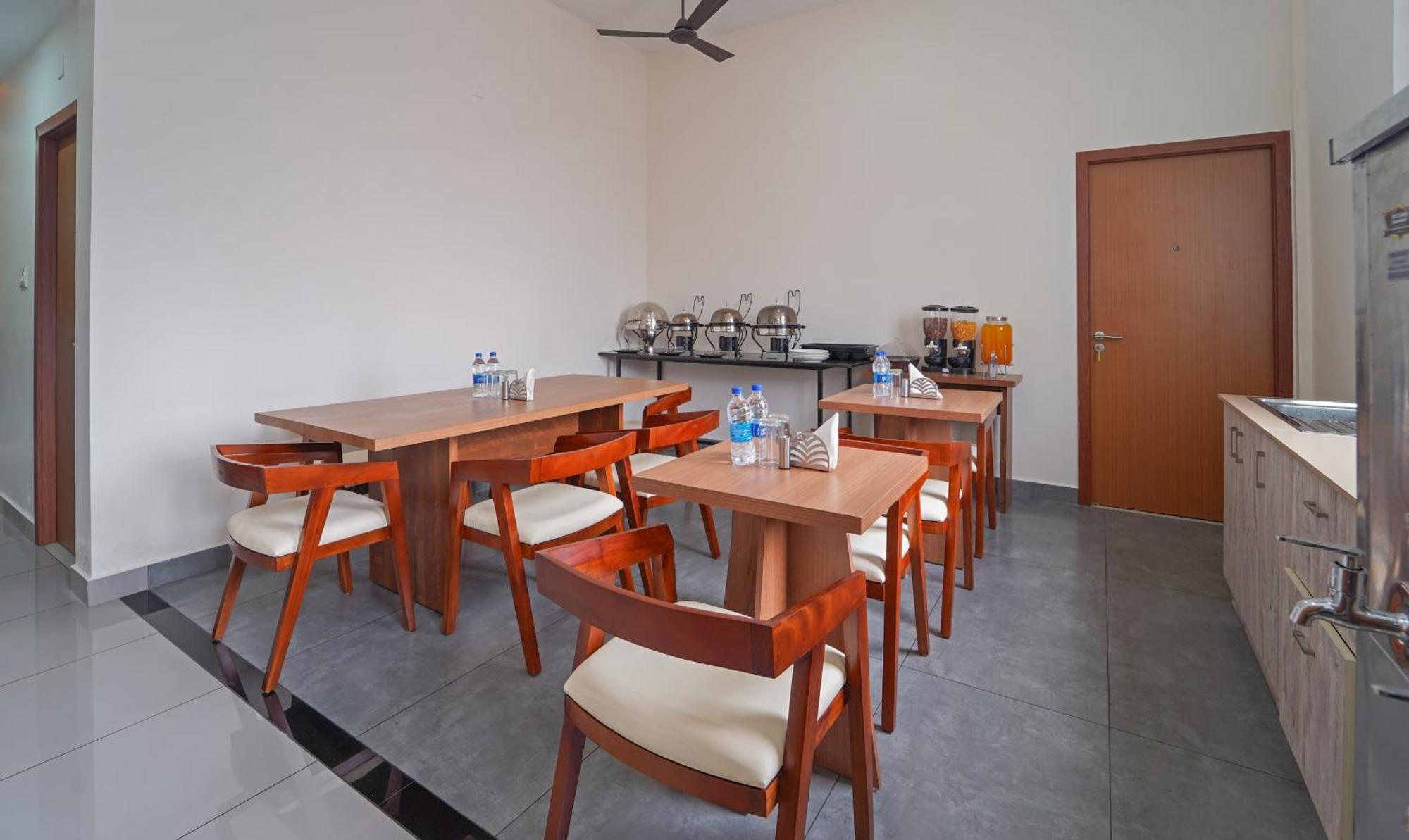 Itsy Hotels Avani Stays, Vyttila, Kochi Buitenkant foto