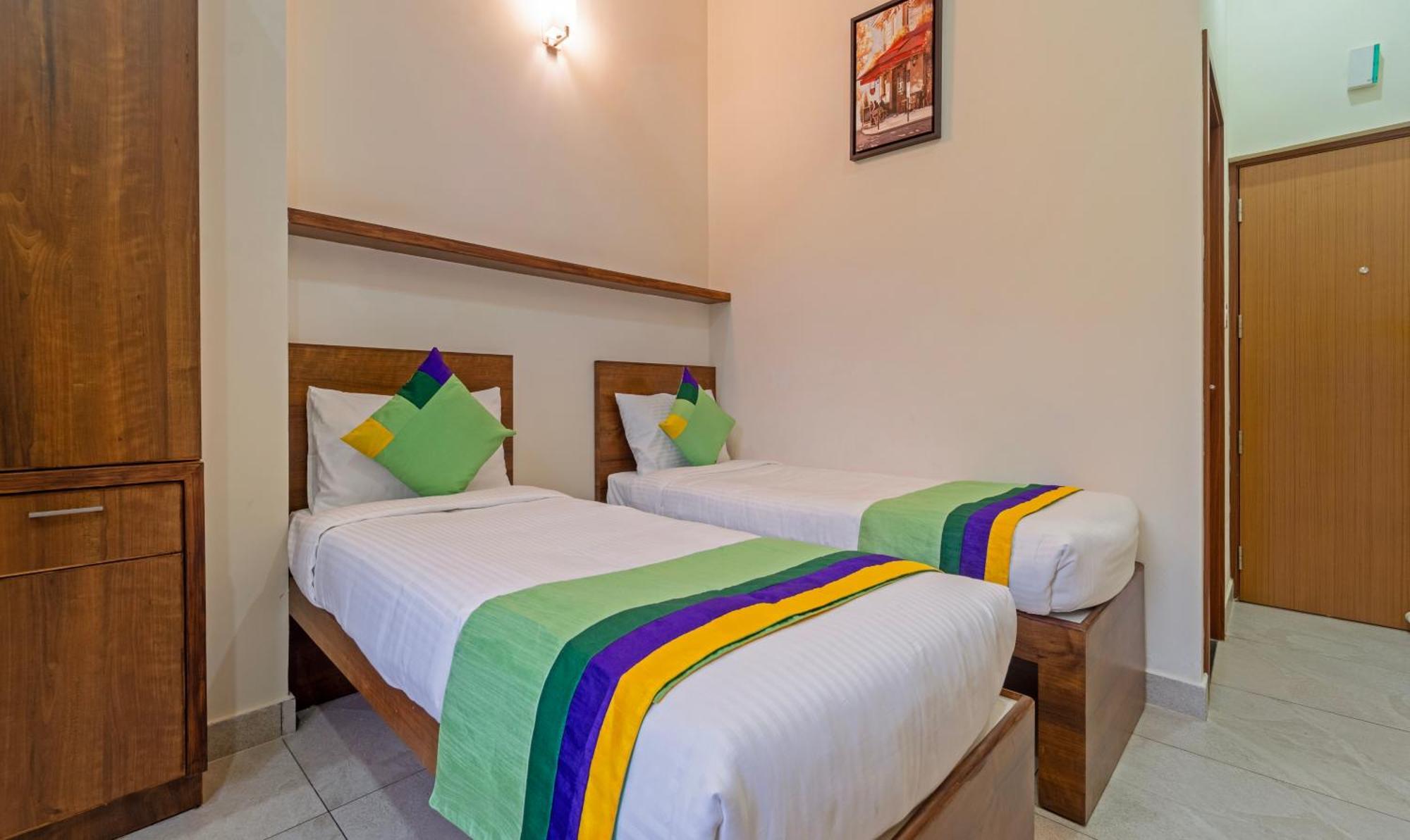 Itsy Hotels Avani Stays, Vyttila, Kochi Buitenkant foto