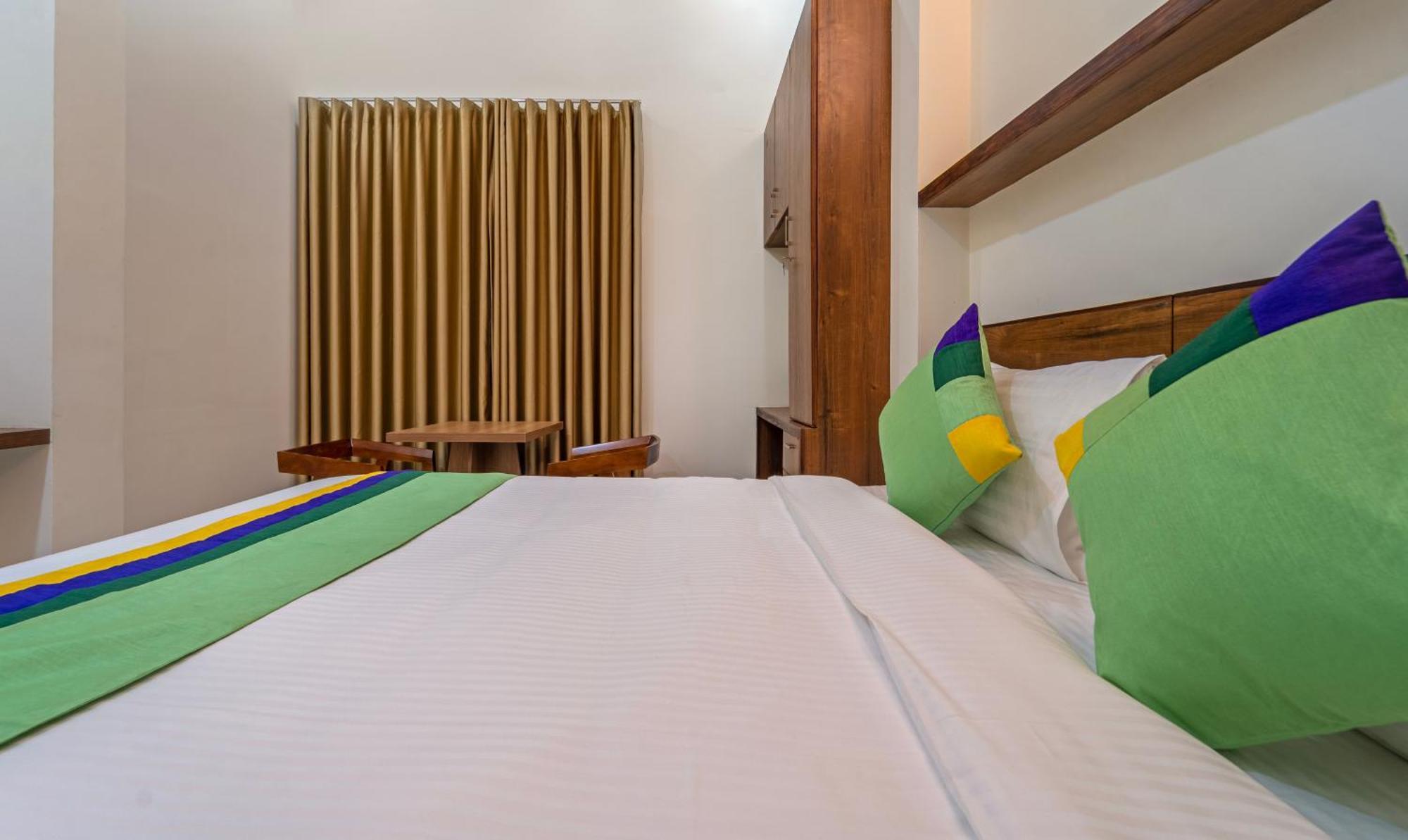 Itsy Hotels Avani Stays, Vyttila, Kochi Buitenkant foto