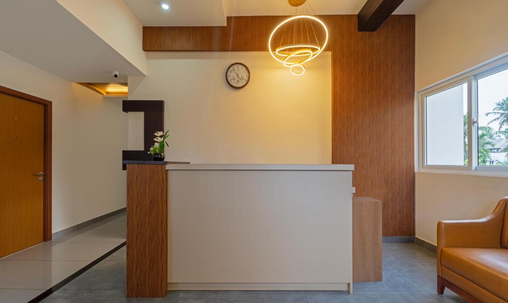 Itsy Hotels Avani Stays, Vyttila, Kochi Buitenkant foto